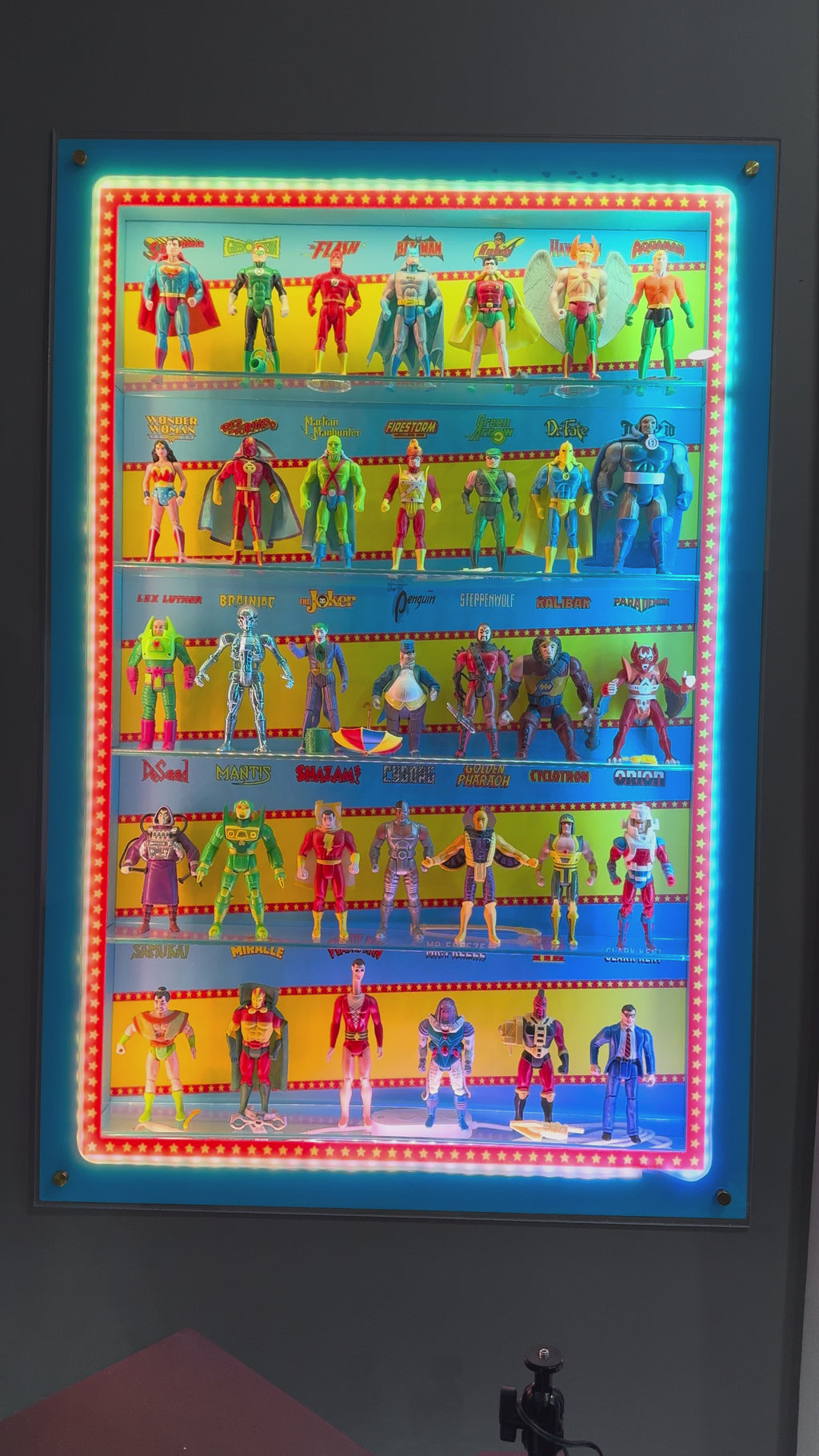 Drakon Frame A1 – DC Super Powers Display Cabinet (Wall-Mounted Collectors Frame)