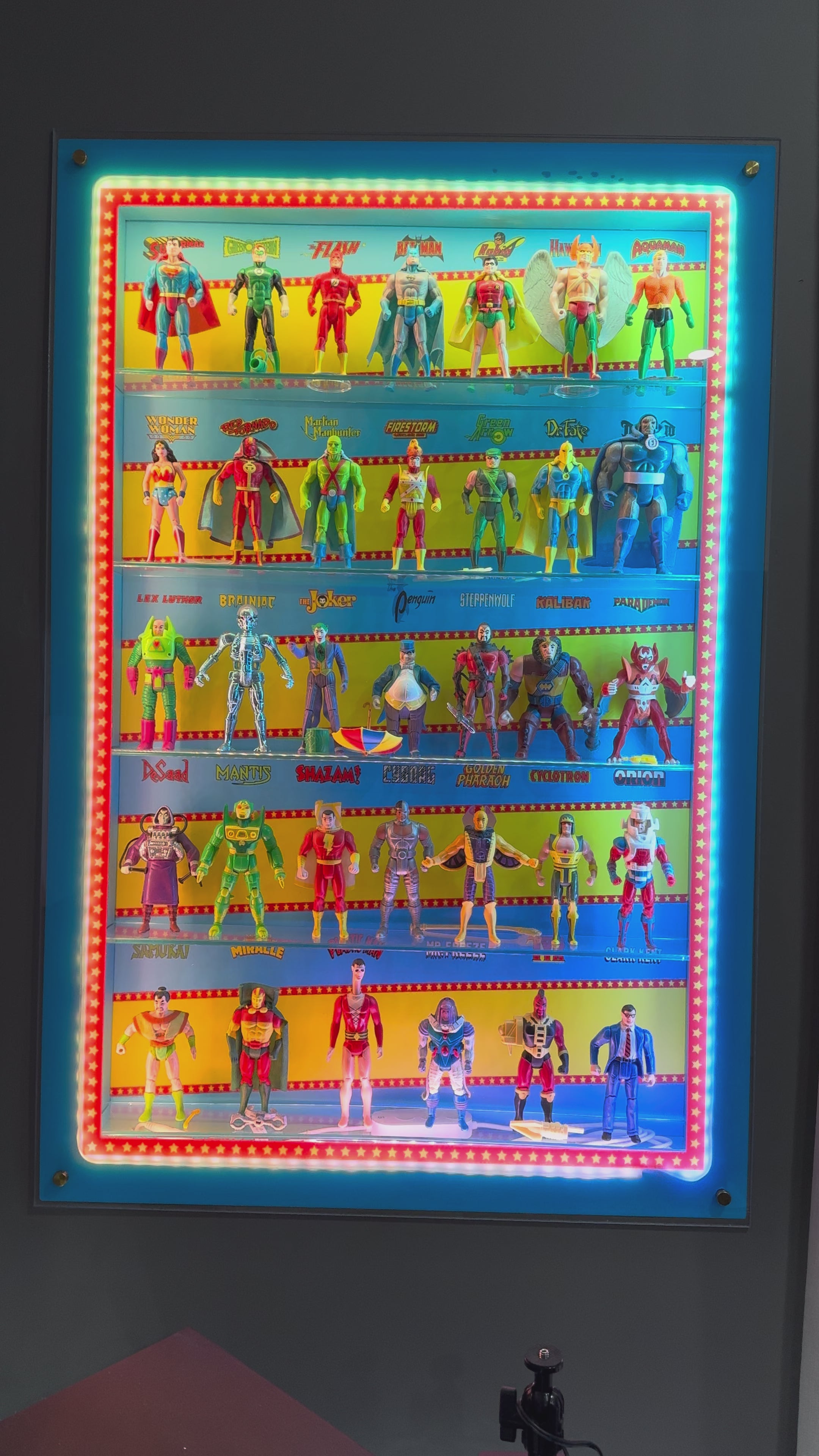 Drakon Frame A1 – DC Super Powers Display Cabinet (Wall-Mounted Collectors Frame)